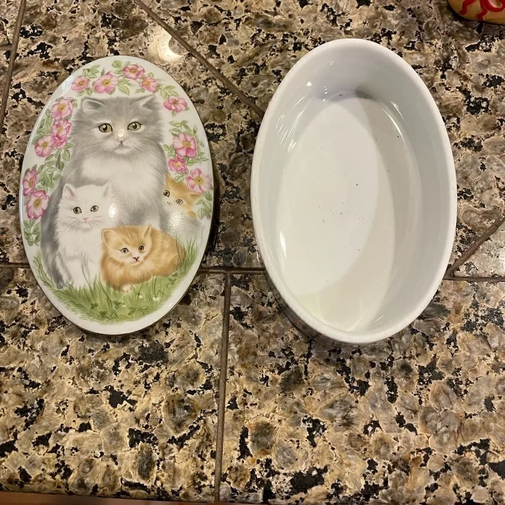 Sir Lanka Vintage Cat Ornaments and a 1981 Cat Porcelain Trinket Dish Ha…